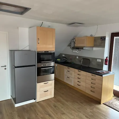 Neu Renovierte 2 Zimmer Wohnung Gaedheim Exterior photo